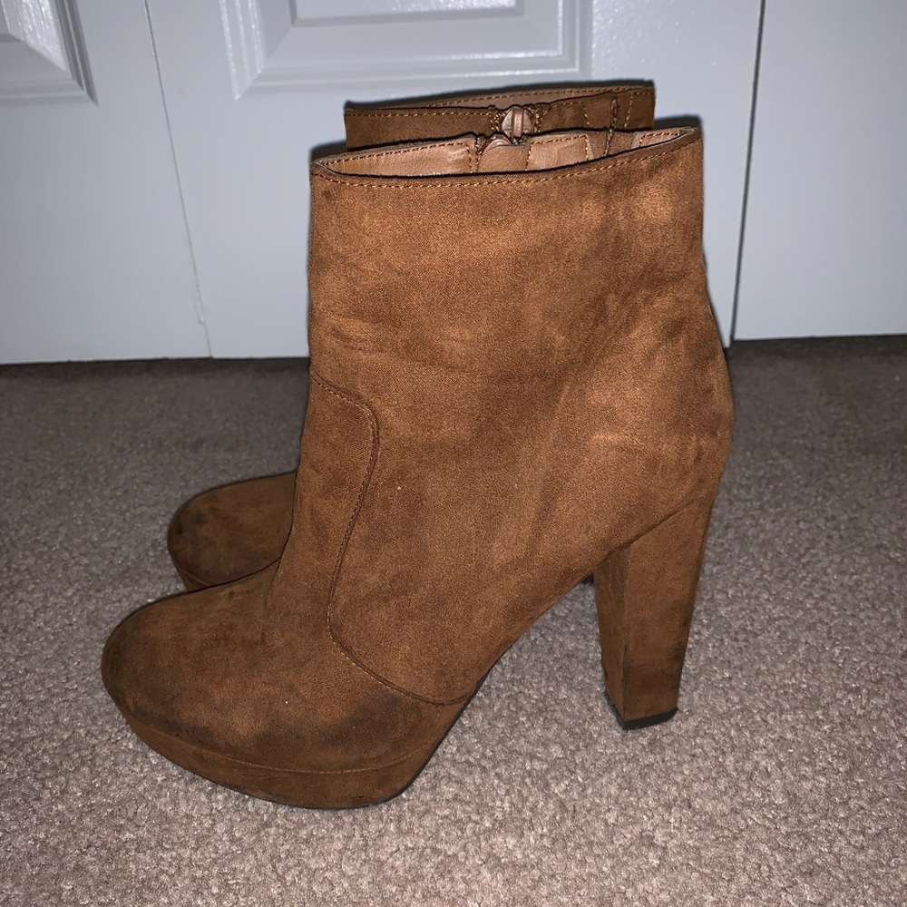 Chestnut booties